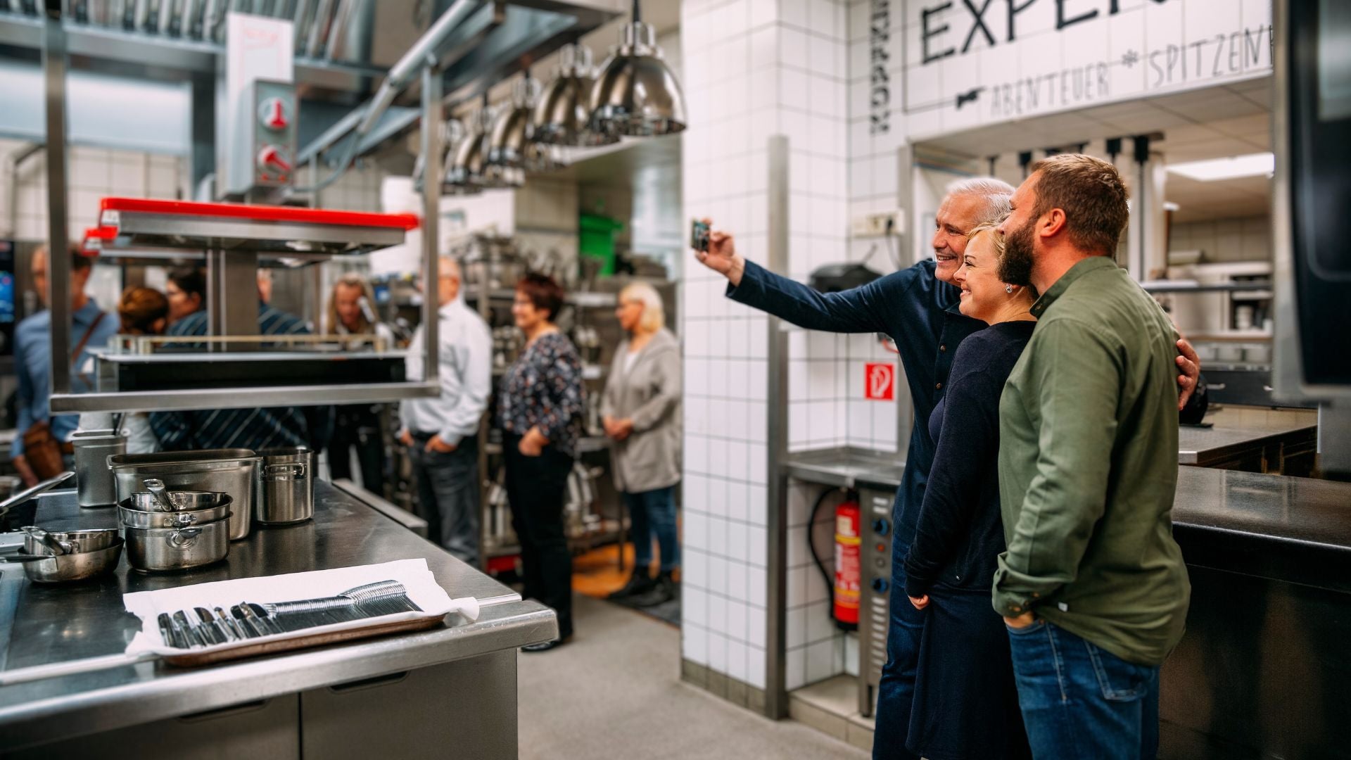 alexander-herrmann-selfie-live-erleben-in-der-kueche